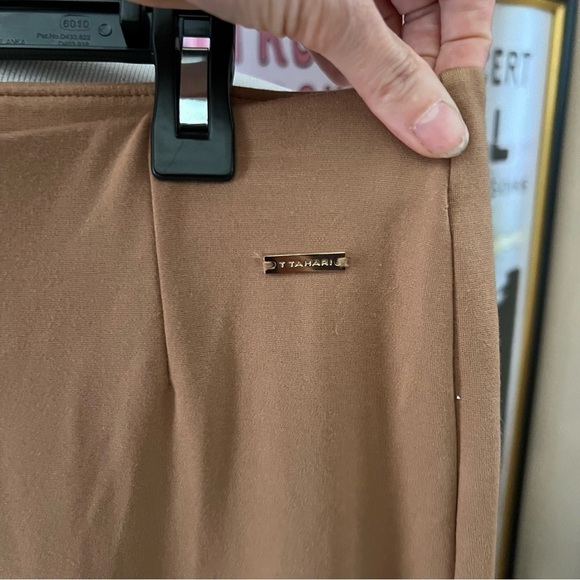 Tahari: Camel Colored Stretch Business Trouser Straight Leg Leggings Size Small - Picture 3 of 8